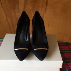 Banana republic suede pumps